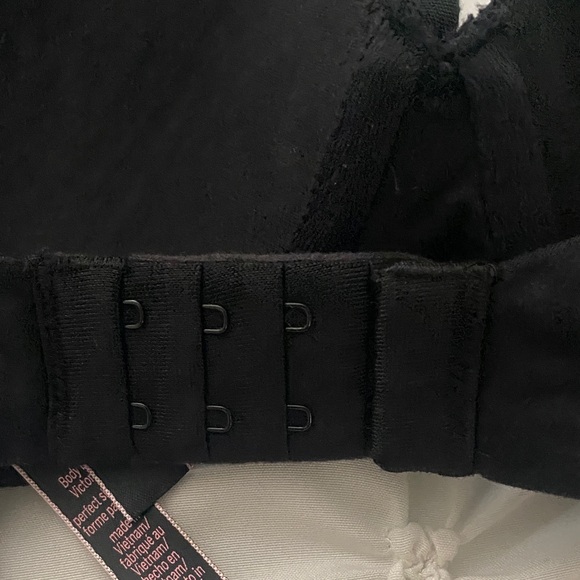 Victoria's Secret Black Lace-Trim Push-Up Bra Size 38C Pre Owner - Picture 9 of 12